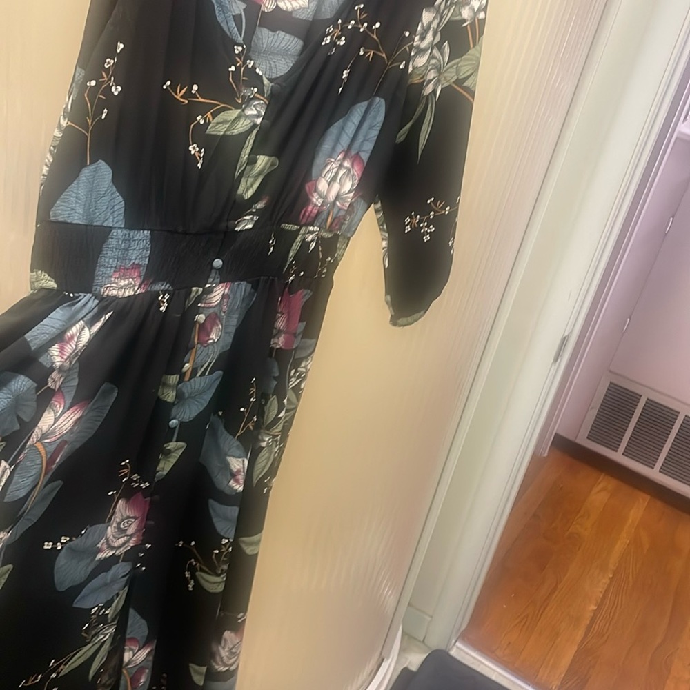 City Chic Button Front Maxi black and Blue Floral Dress - Picture 7 of 12